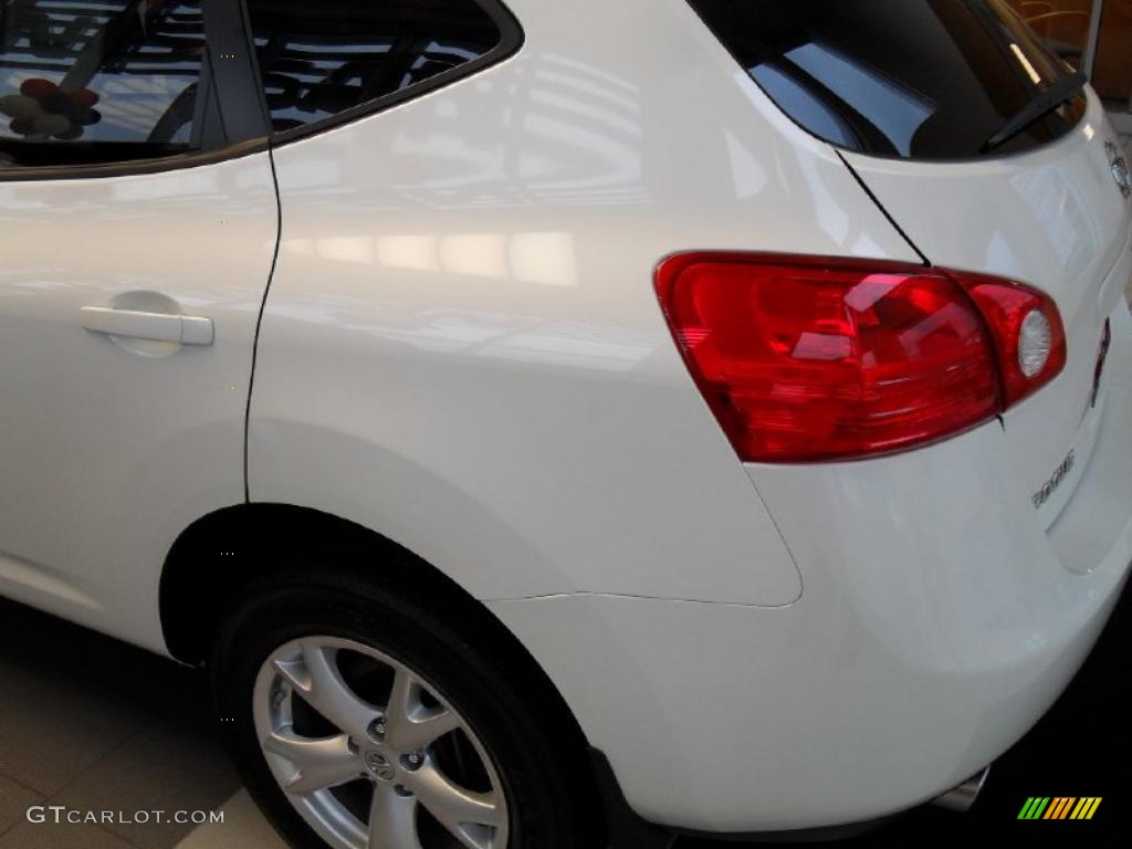 2008 Rogue SL AWD - Phantom White Pearl / Gray photo #7