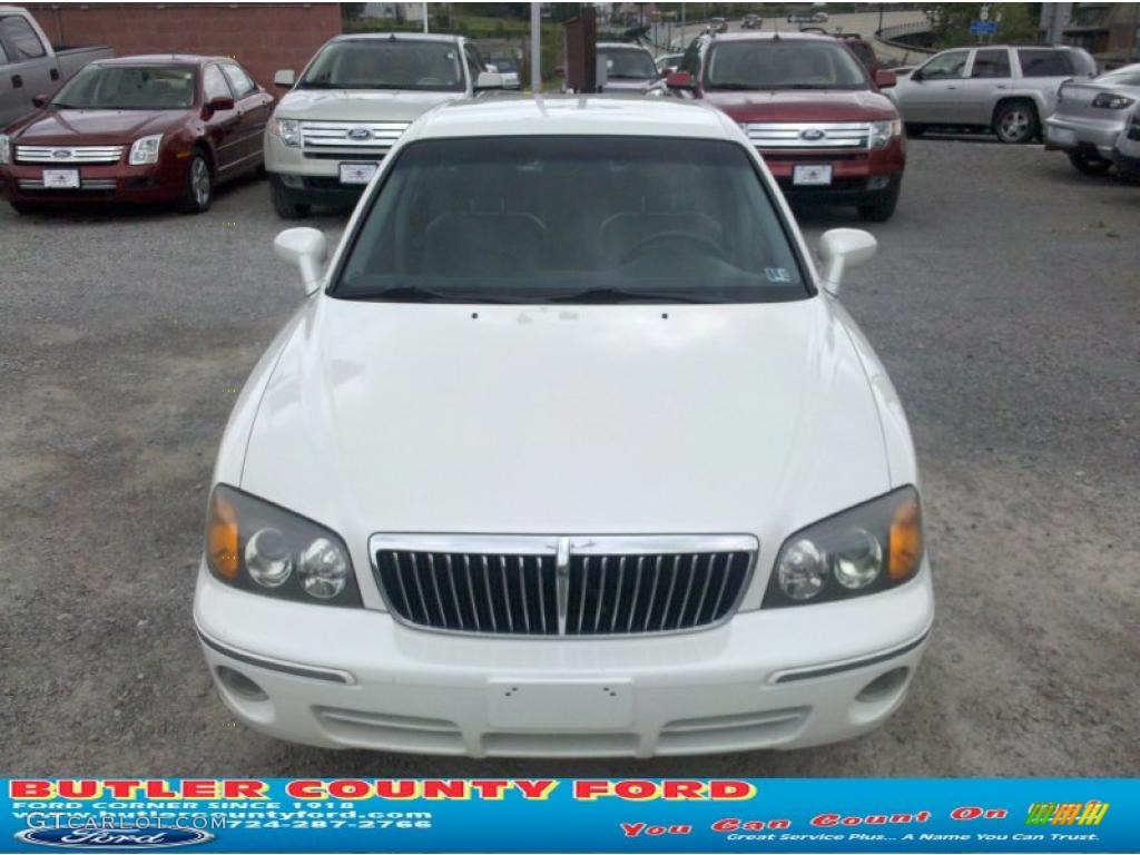 2001 XG300 Sedan - Nordic White / Black photo #17