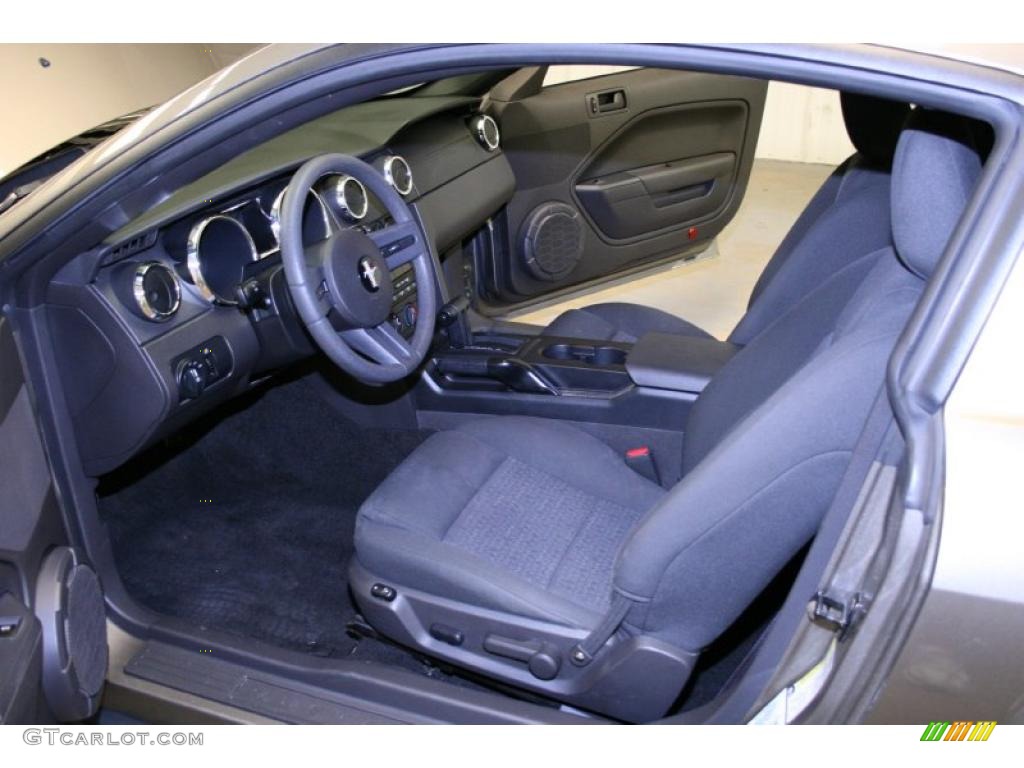 2005 Mustang V6 Premium Coupe - Mineral Grey Metallic / Dark Charcoal photo #12