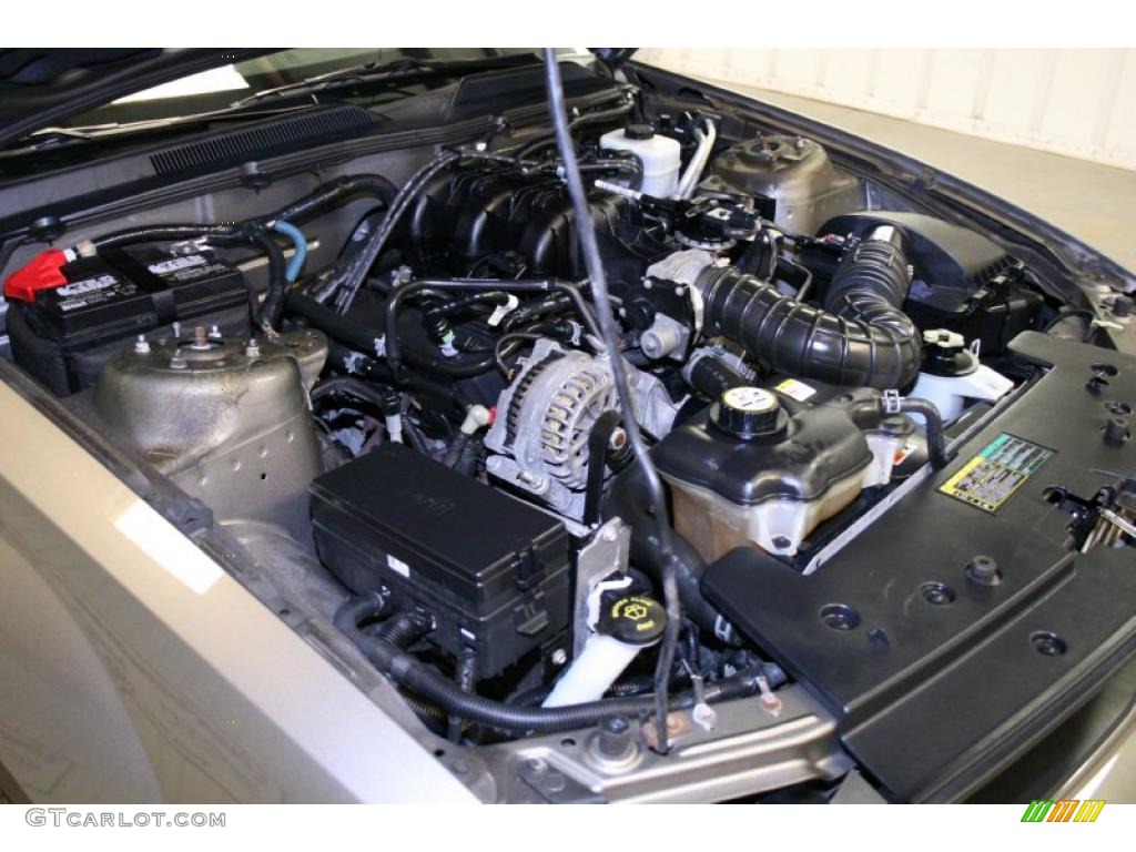 2005 Mustang V6 Premium Coupe - Mineral Grey Metallic / Dark Charcoal photo #40