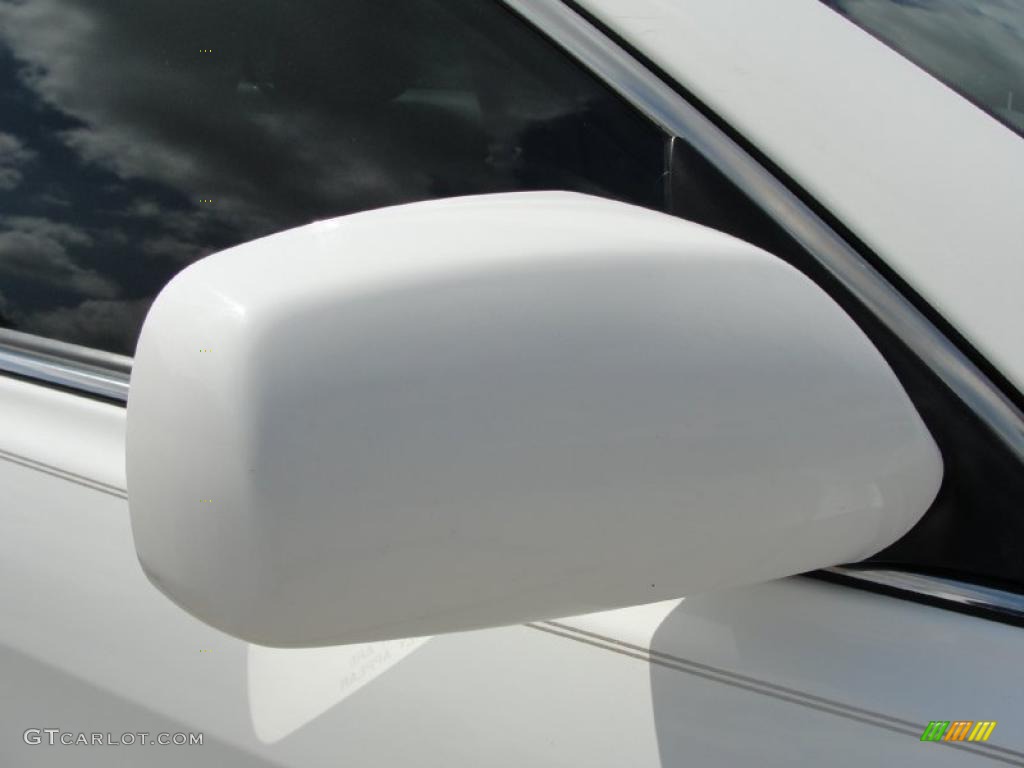 2007 Camry LE - Super White / Bisque photo #16