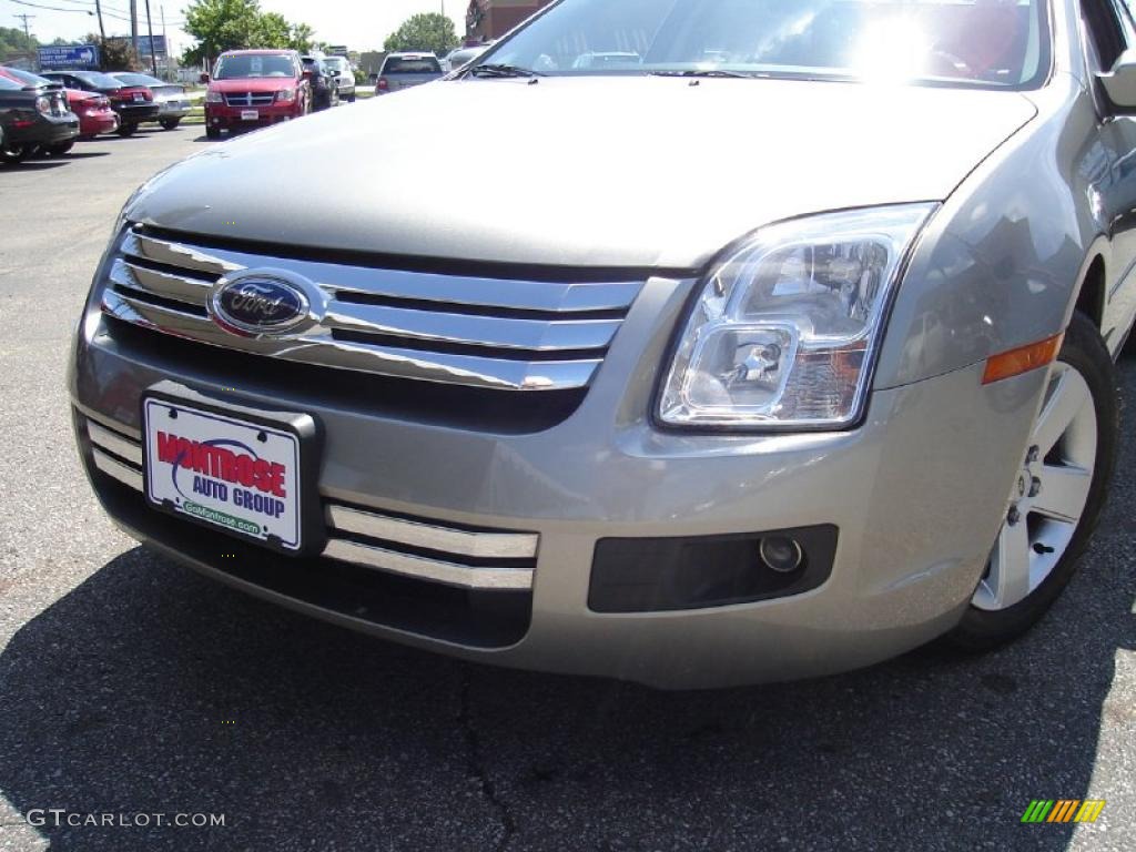 2008 Fusion SE - Vapor Silver Metallic / Charcoal Black photo #9