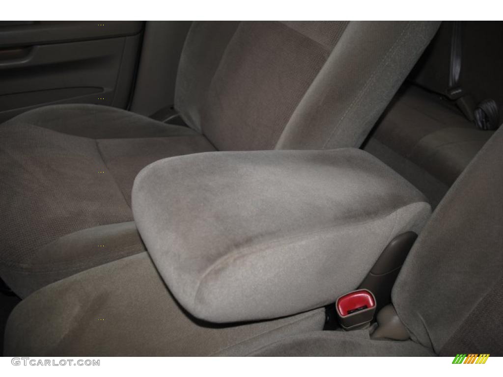 2002 Taurus SE Wagon - Arizona Beige Metallic / Medium Parchment photo #40