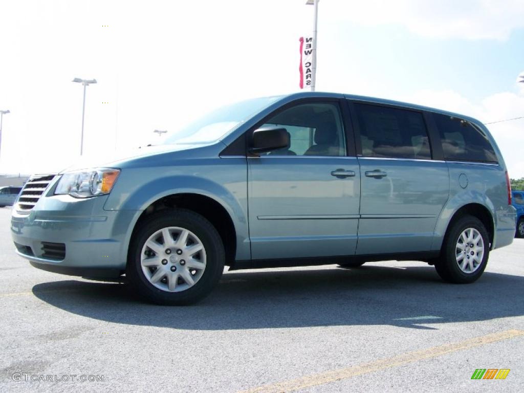 2010 Town & Country LX - Clearwater Blue Pearl / Medium Slate Gray/Light Shale photo #6