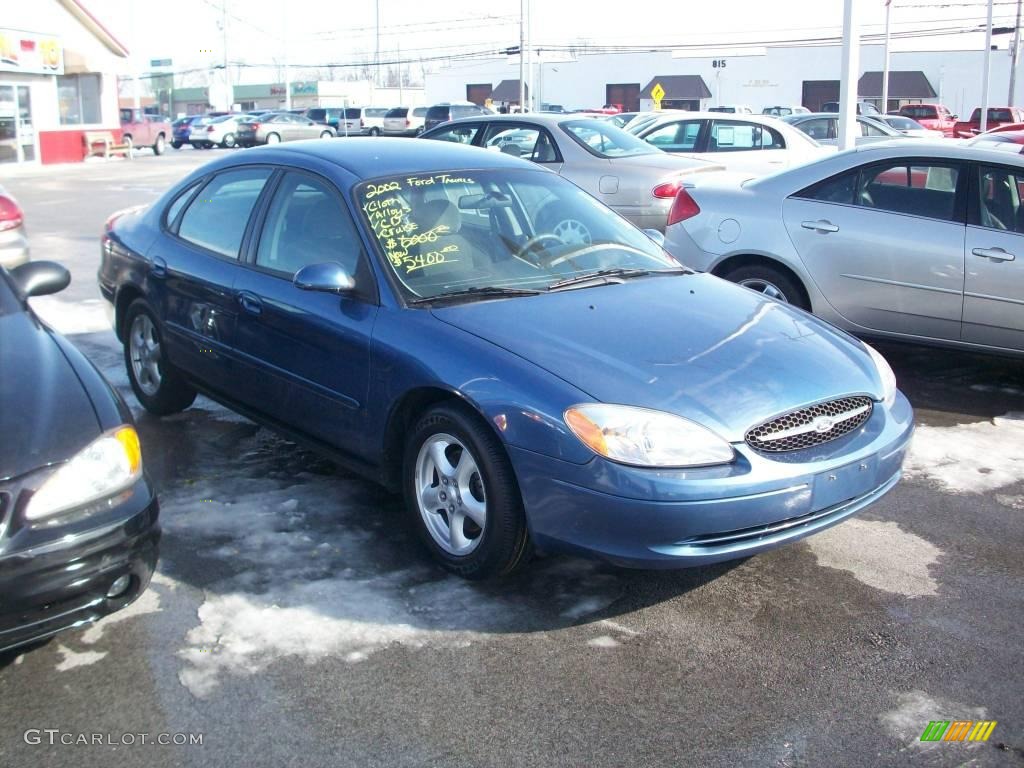 2002 Taurus SE - Medium Royal Blue Metallic / Dark Charcoal photo #2