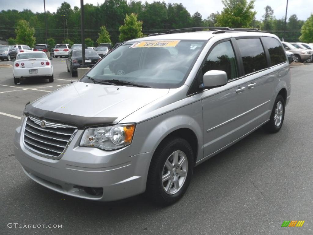 2008 Town & Country Touring - Bright Silver Metallic / Medium Slate Gray/Light Shale photo #1