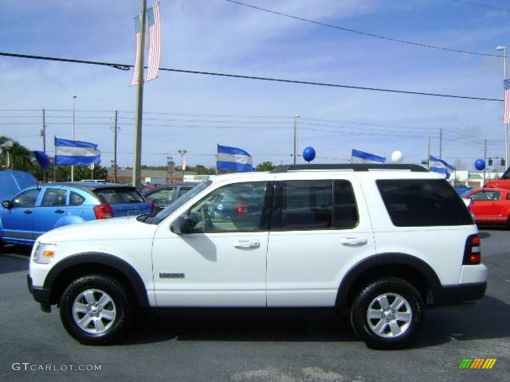2007 Explorer XLT - White Sand Tri-Coat / Camel photo #4