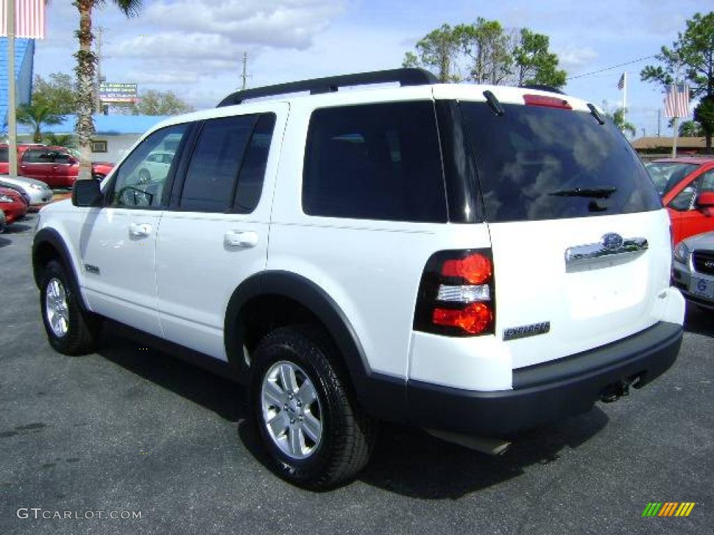 2007 Explorer XLT - White Sand Tri-Coat / Camel photo #5