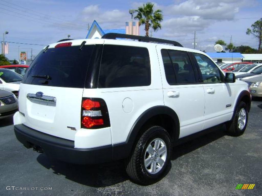 2007 Explorer XLT - White Sand Tri-Coat / Camel photo #7