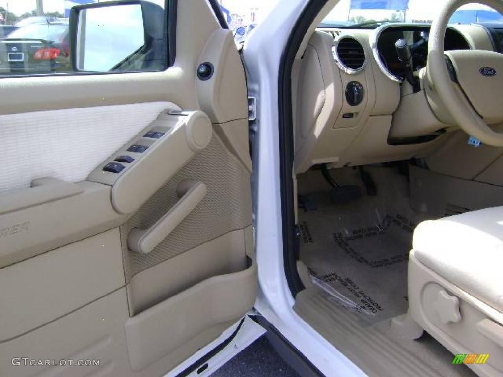 2007 Explorer XLT - White Sand Tri-Coat / Camel photo #15