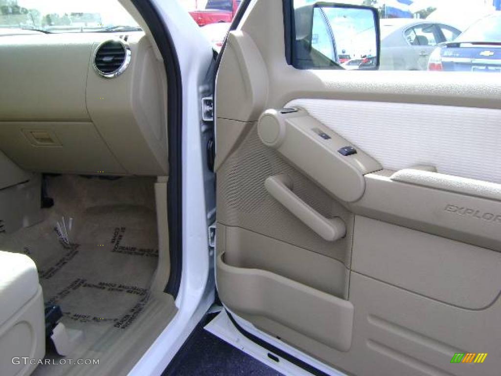 2007 Explorer XLT - White Sand Tri-Coat / Camel photo #19