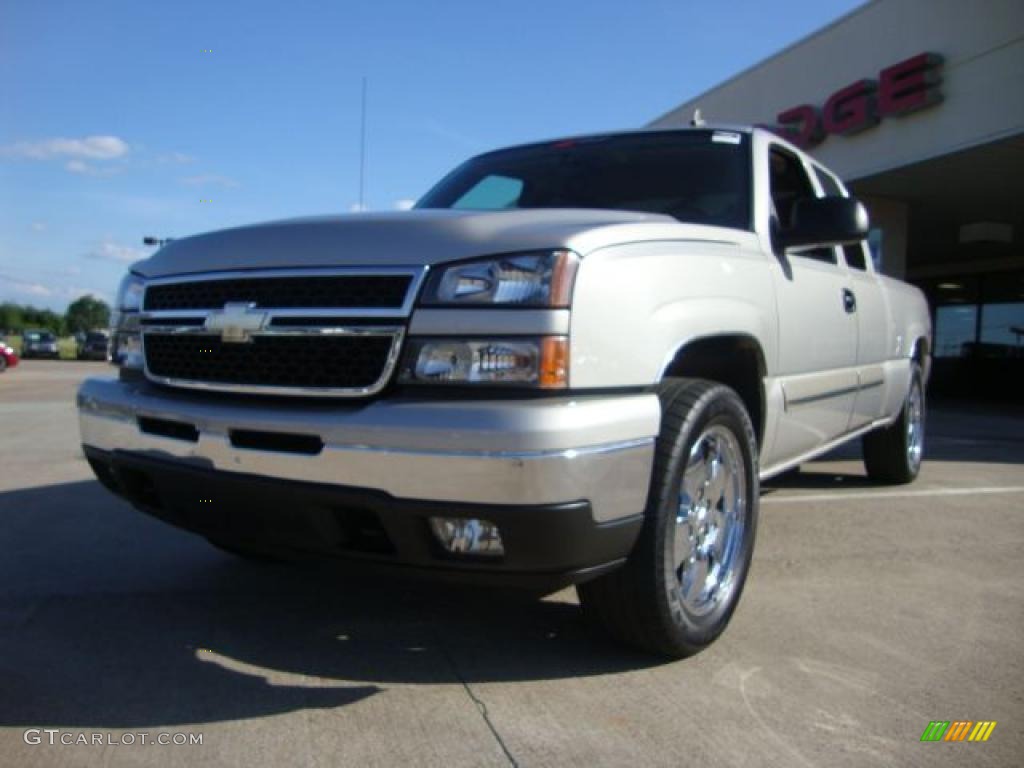 2006 Silverado 1500 Z71 Extended Cab 4x4 - Silver Birch Metallic / Dark Charcoal photo #7