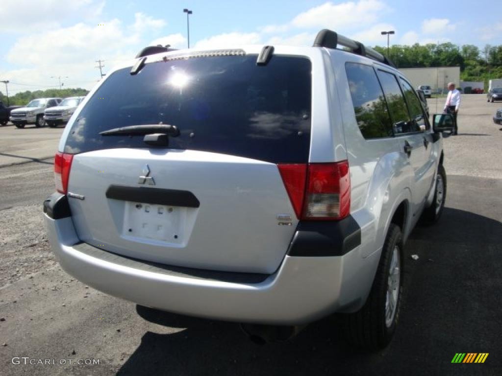 2004 Endeavor LS AWD - Sterling Silver Metallic / Charcoal Gray photo #2
