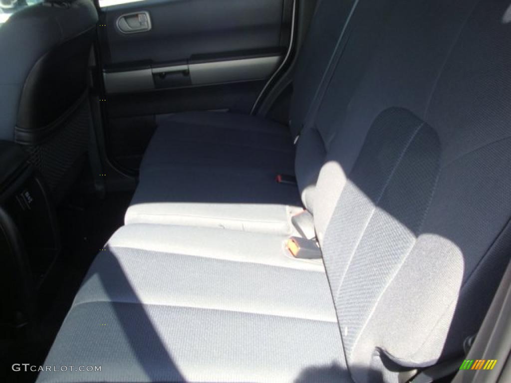 2004 Endeavor LS AWD - Sterling Silver Metallic / Charcoal Gray photo #8