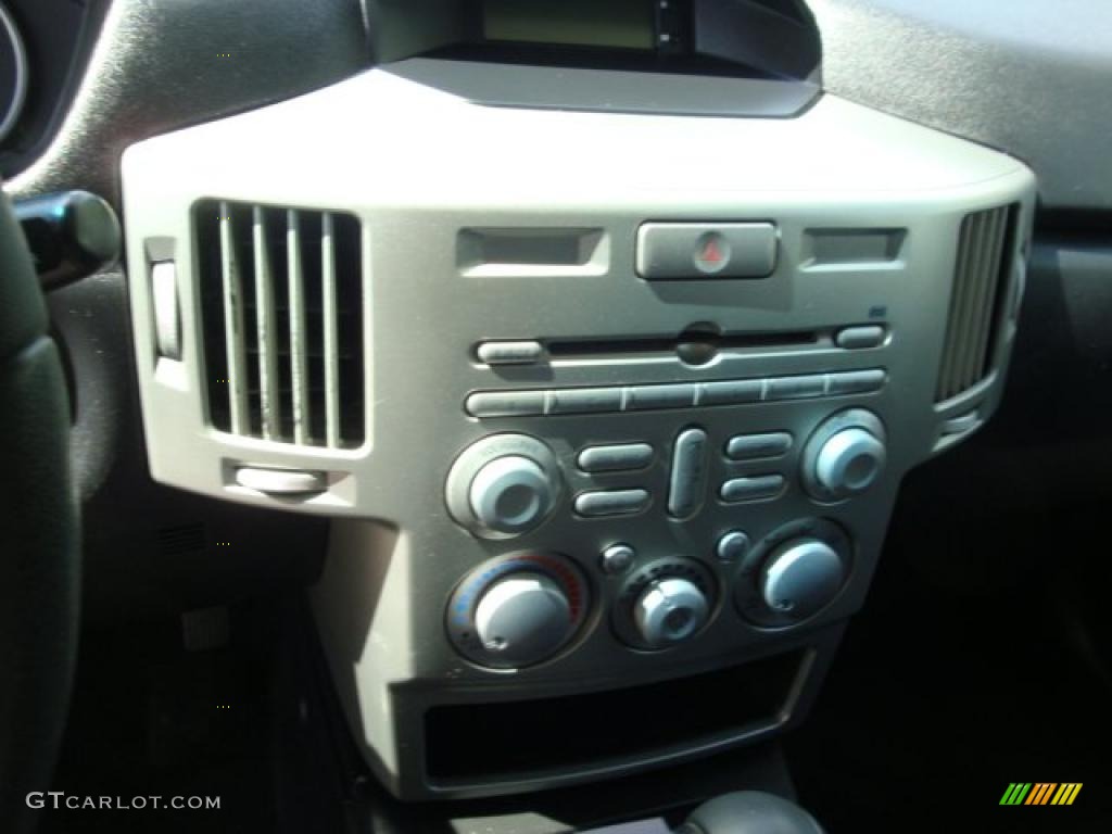 2004 Endeavor LS AWD - Sterling Silver Metallic / Charcoal Gray photo #13