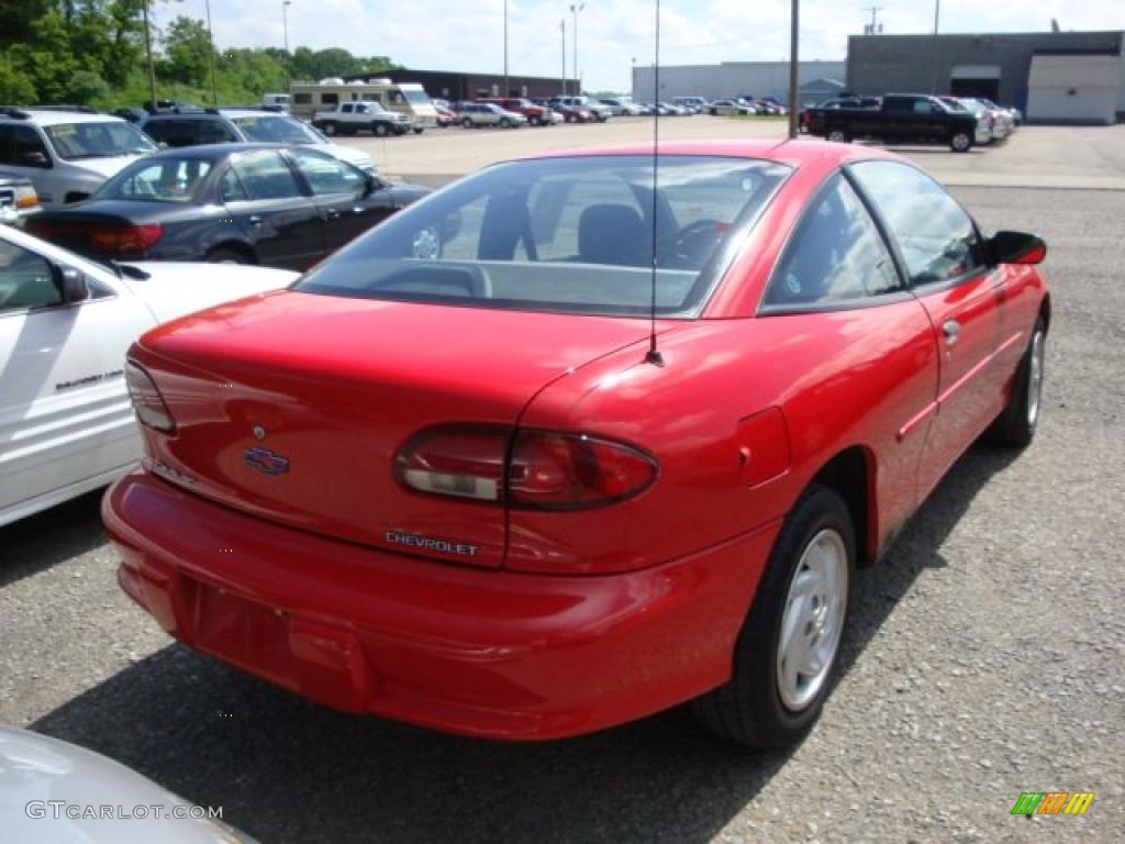 1995 Cavalier Coupe - Bright Red / Gray photo #3