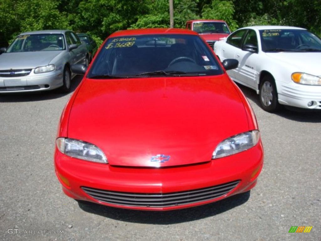 1995 Cavalier Coupe - Bright Red / Gray photo #7
