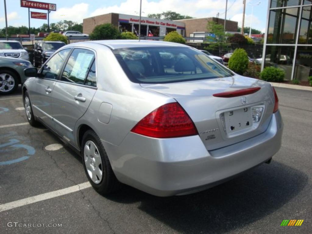 2006 Accord LX Sedan - Alabaster Silver Metallic / Gray photo #2