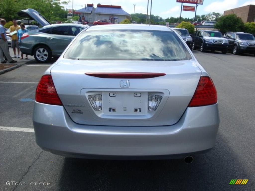 2006 Accord LX Sedan - Alabaster Silver Metallic / Gray photo #3
