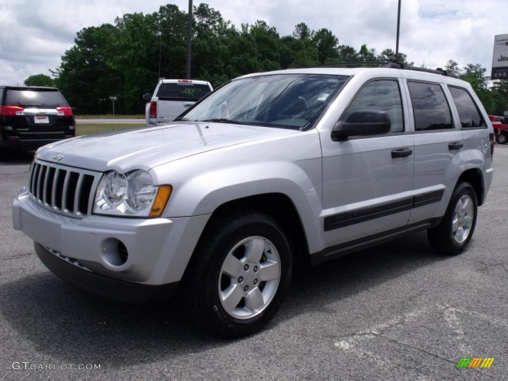 2006 Grand Cherokee Laredo - Bright Silver Metallic / Medium Slate Gray photo #4