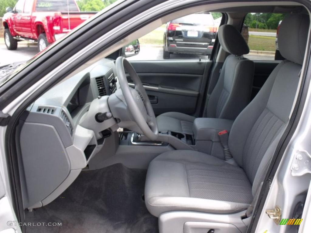 2006 Grand Cherokee Laredo - Bright Silver Metallic / Medium Slate Gray photo #10