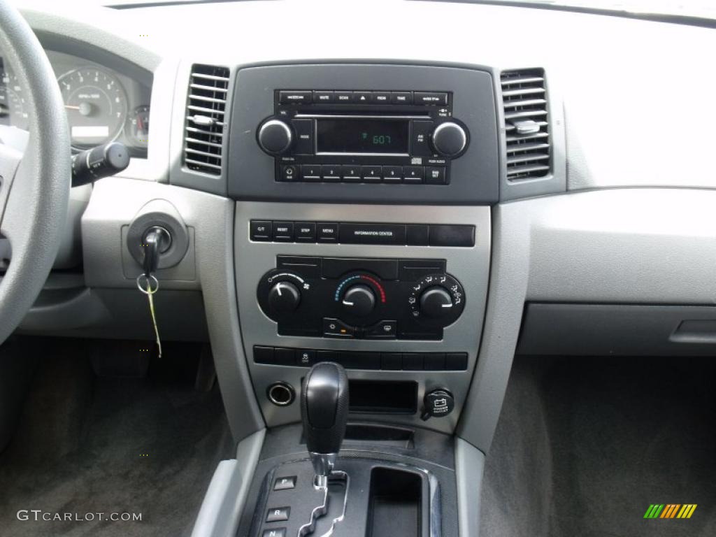 2006 Grand Cherokee Laredo - Bright Silver Metallic / Medium Slate Gray photo #19