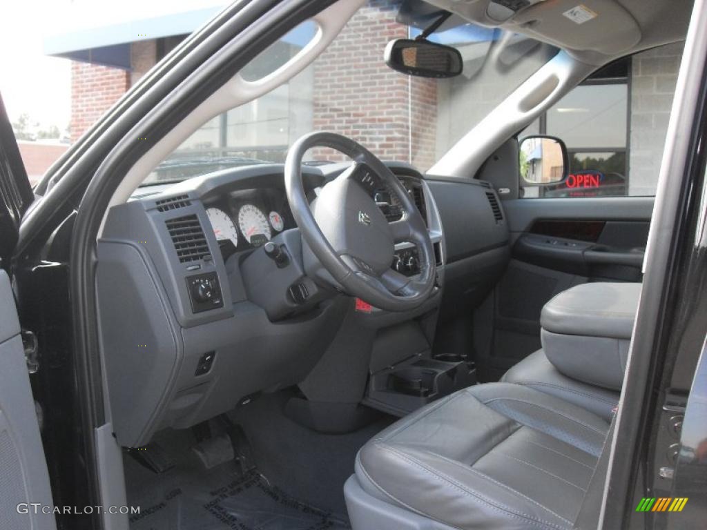 2008 Ram 1500 SLT Quad Cab 4x4 - Brilliant Black Crystal Pearl / Medium Slate Gray photo #4