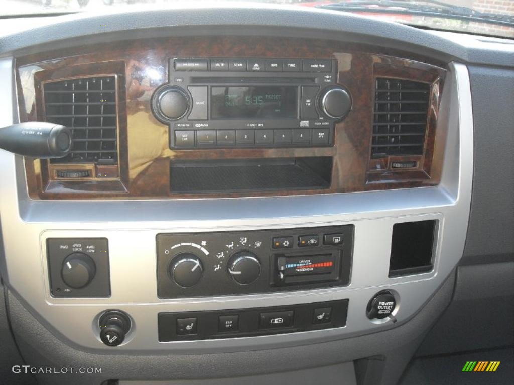 2008 Ram 1500 SLT Quad Cab 4x4 - Brilliant Black Crystal Pearl / Medium Slate Gray photo #8