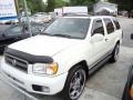 2002 Glacier White Pearl Nissan Pathfinder LE  photo #1