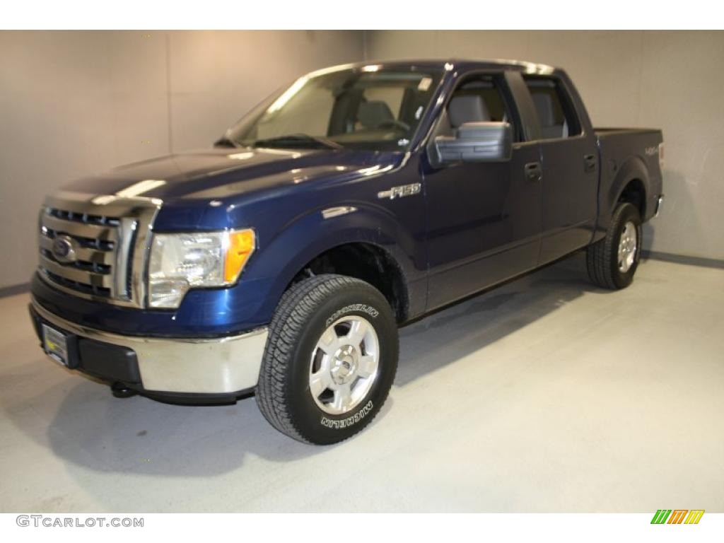2010 F150 XLT SuperCrew 4x4 - Dark Blue Pearl Metallic / Medium Stone photo #3