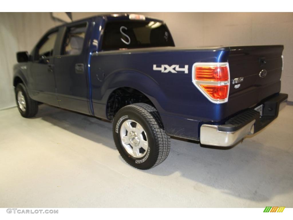 2010 F150 XLT SuperCrew 4x4 - Dark Blue Pearl Metallic / Medium Stone photo #4