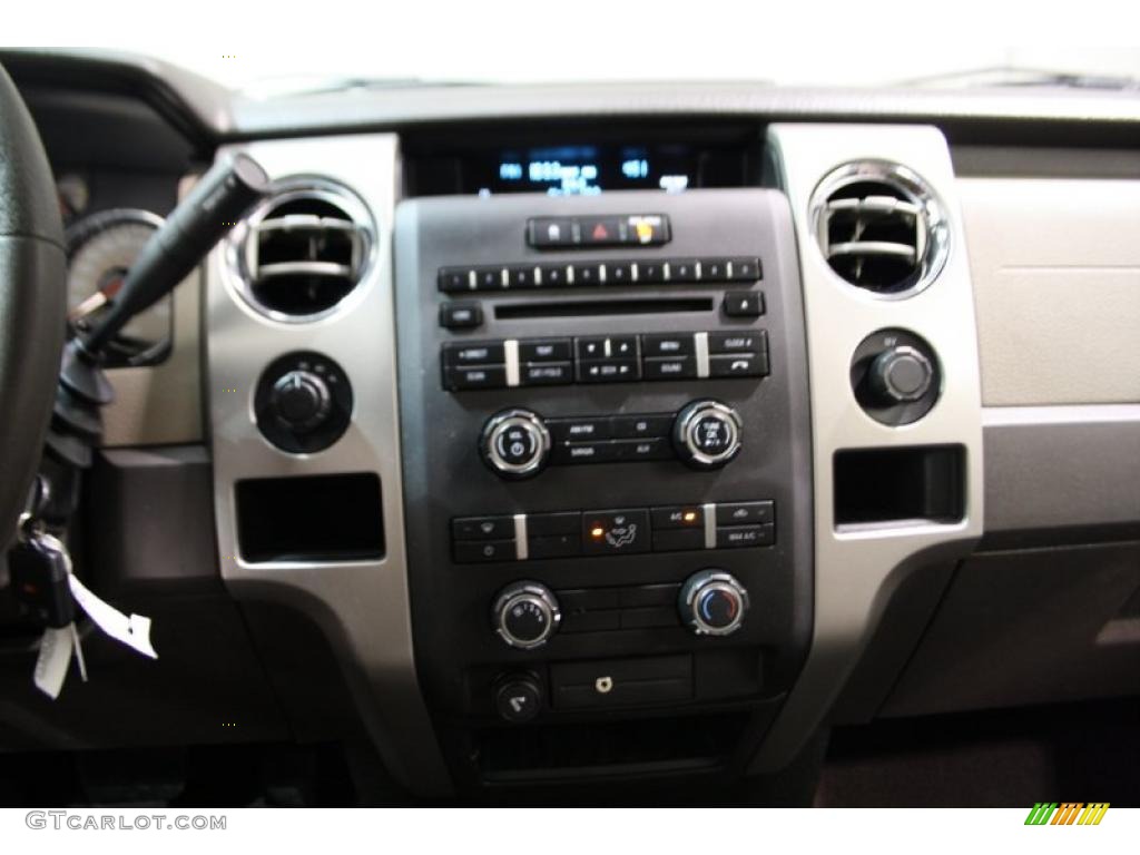 2010 F150 XLT SuperCrew 4x4 - Dark Blue Pearl Metallic / Medium Stone photo #12