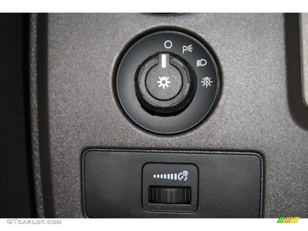 2010 F150 XLT SuperCrew 4x4 - Dark Blue Pearl Metallic / Medium Stone photo #25
