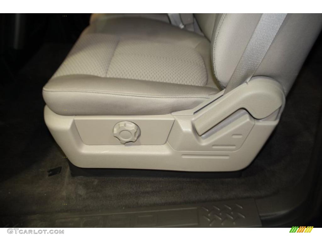2010 F150 XLT SuperCrew 4x4 - Dark Blue Pearl Metallic / Medium Stone photo #26