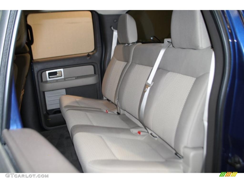 2010 F150 XLT SuperCrew 4x4 - Dark Blue Pearl Metallic / Medium Stone photo #28