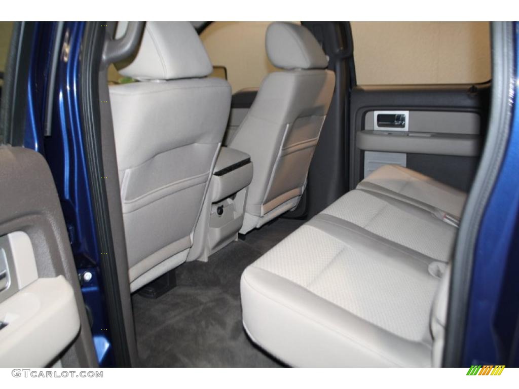 2010 F150 XLT SuperCrew 4x4 - Dark Blue Pearl Metallic / Medium Stone photo #29