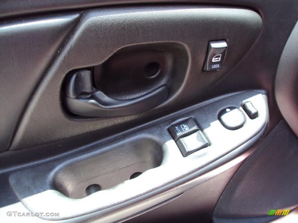 2003 Monte Carlo SS - Victory Red / Ebony Black photo #16