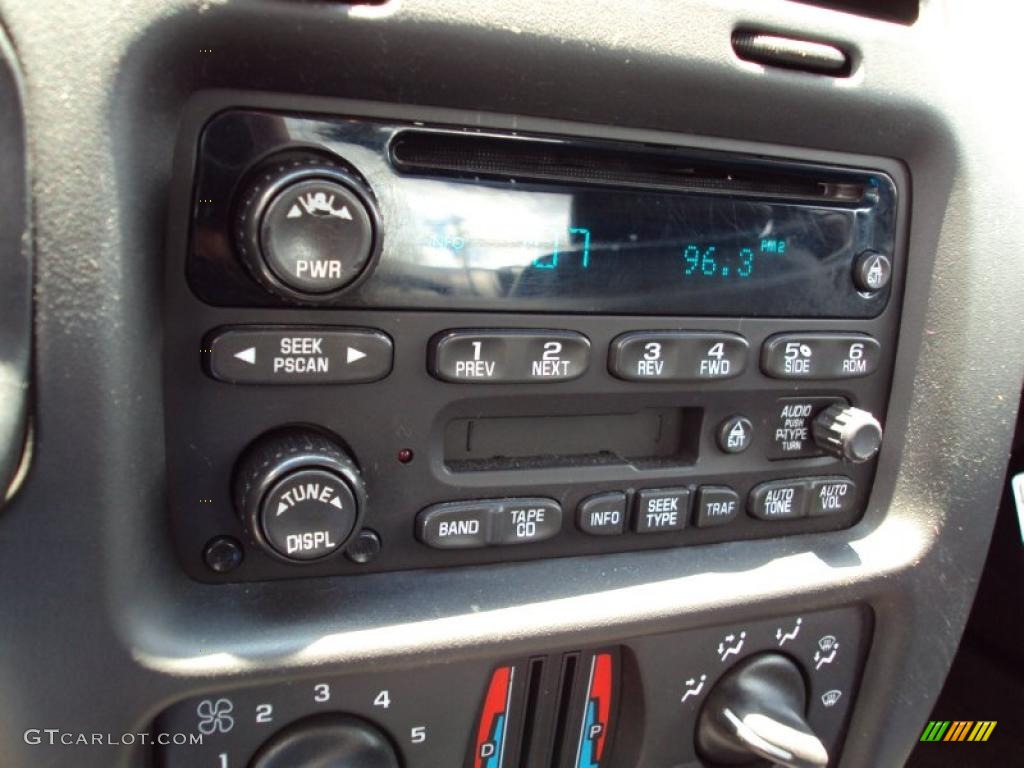 2003 Monte Carlo SS - Victory Red / Ebony Black photo #18