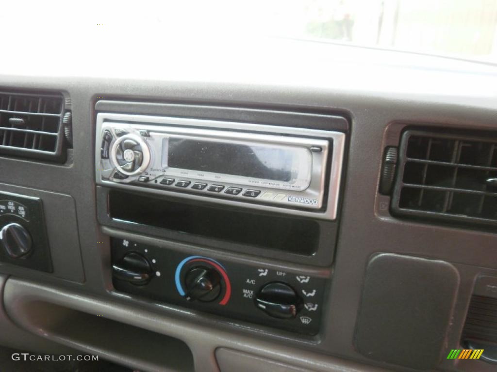 1999 F250 Super Duty XLT Extended Cab 4x4 - Thistle Purple Pearl / Medium Graphite photo #9