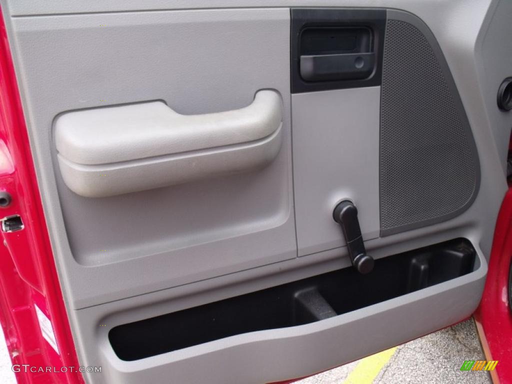 2006 F150 XL Regular Cab - Bright Red / Medium Flint photo #10