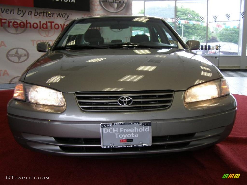 1999 Camry LE - Cashmere Beige Metallic / Gray photo #4