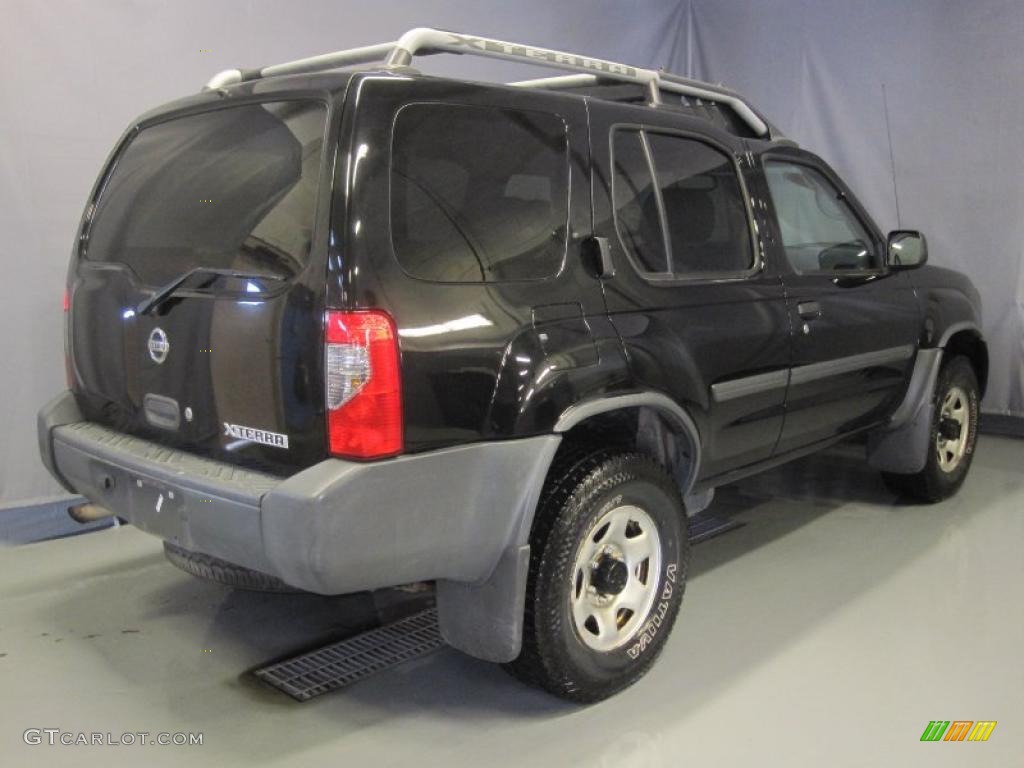 2004 Xterra XE 4x4 - Super Black / Charcoal photo #3