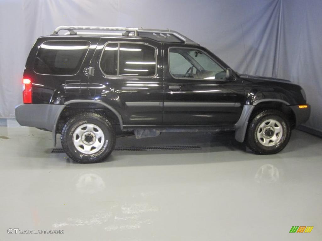 2004 Xterra XE 4x4 - Super Black / Charcoal photo #4
