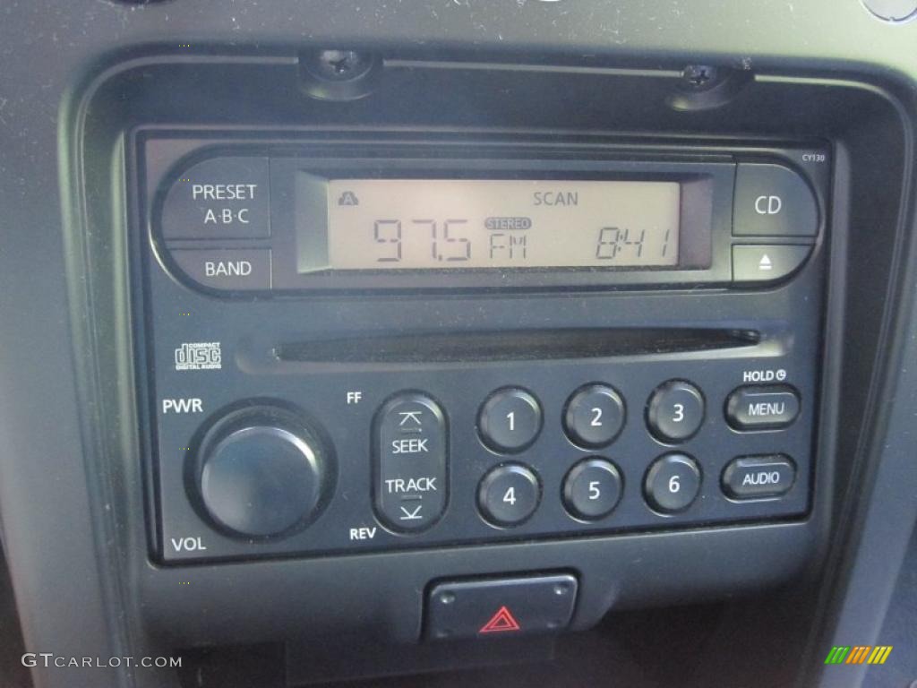 2004 Xterra XE 4x4 - Super Black / Charcoal photo #10