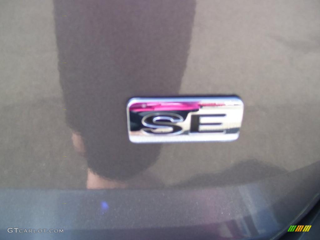 2010 Focus SE Sedan - Sterling Grey Metallic / Charcoal Black photo #6
