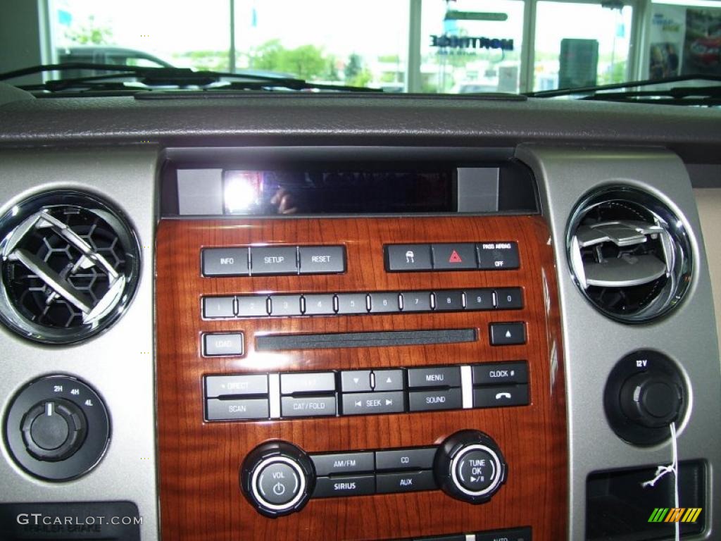 2010 F150 Lariat SuperCrew 4x4 - Tuxedo Black / Tan photo #13