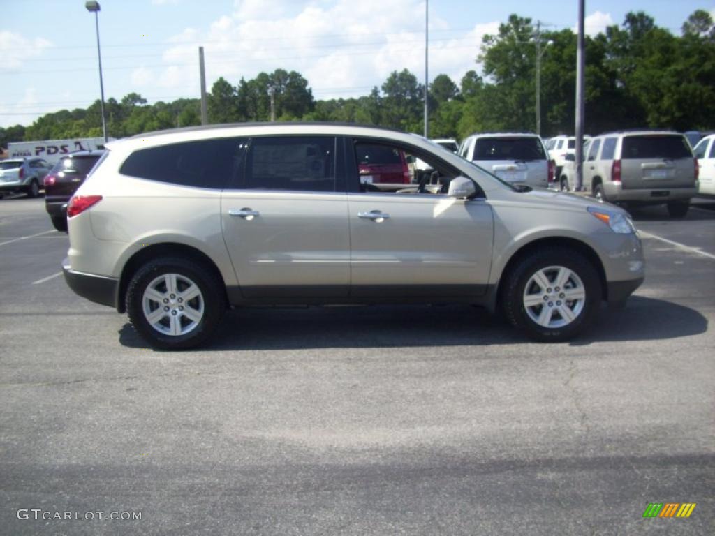 2010 Traverse LT - Gold Mist Metallic / Cashmere photo #1