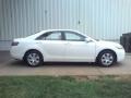 Super White - Camry LE Photo No. 17