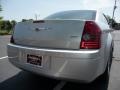 2009 Bright Silver Metallic Chrysler 300 LX  photo #16