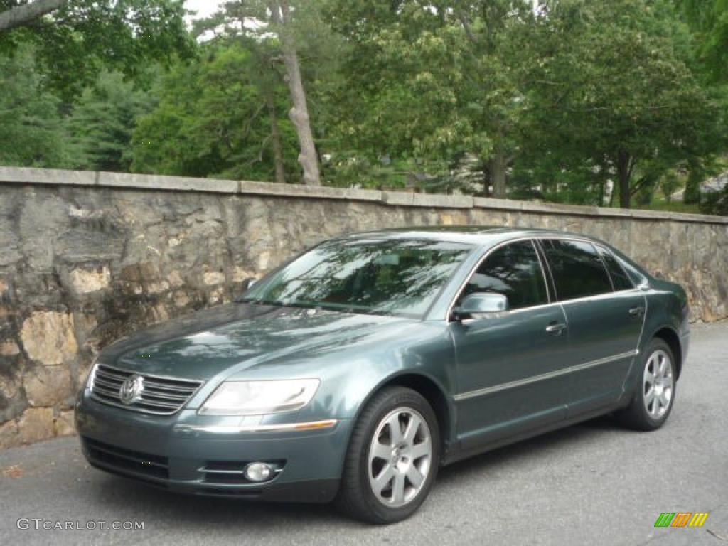 2004 Phaeton V8 4Motion Sedan - Waterworld Pearlescent / Anthracite photo #16